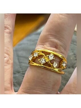 NWT Size 9 Plated Zircon Ring
